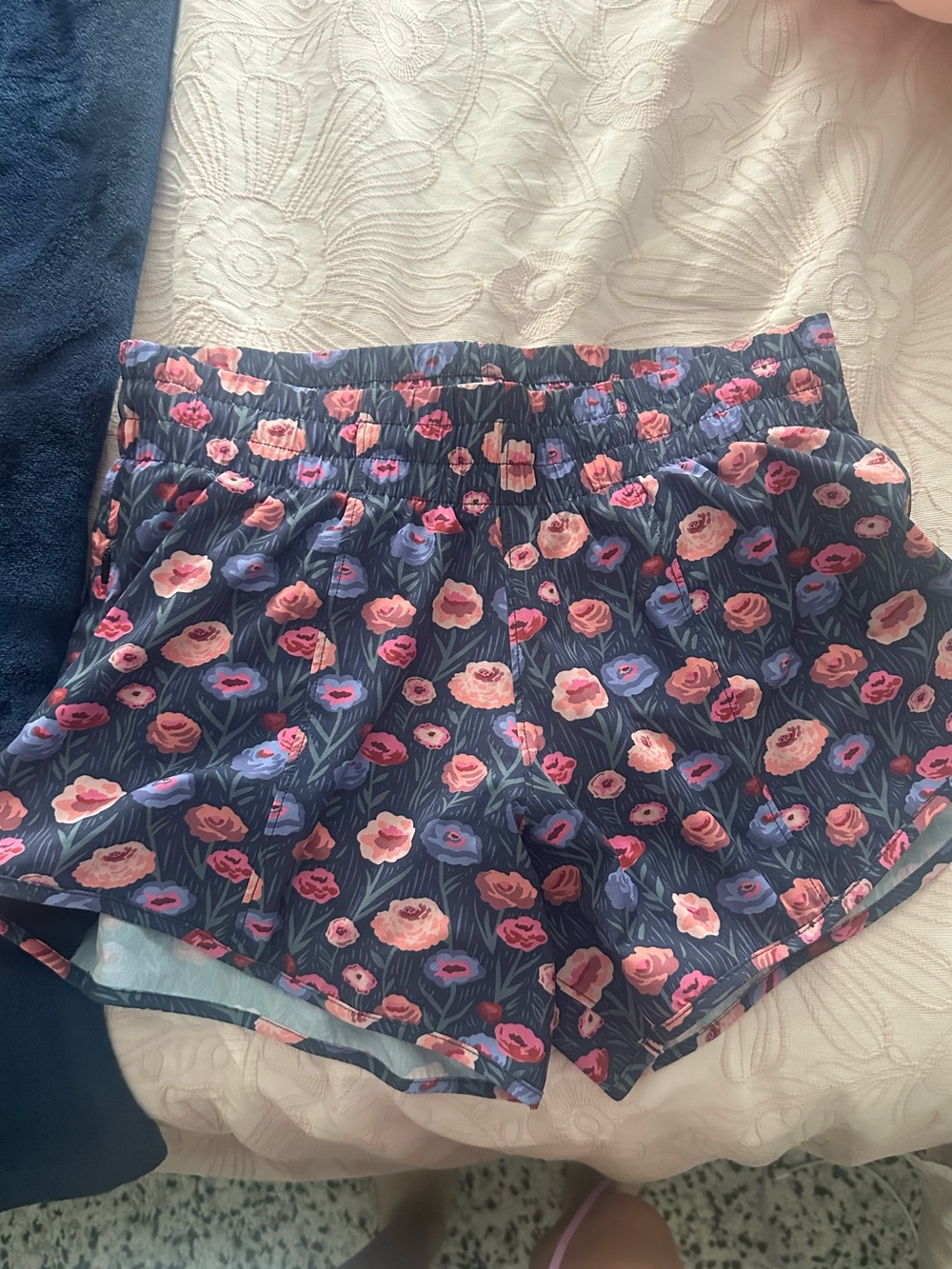 Rabbit Running Women’s Feelin’ Fine 4” Shorts Eclipse Poppy Size Small